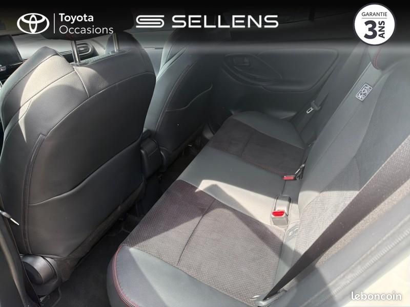 Toyota Yaris Cross 116h GR Sport MY22 (image 12)