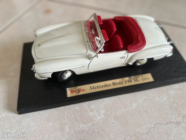 Diecast model cars Mercedes 190 SL 1/18 Maisto SL scheunenfund avec altersspuren