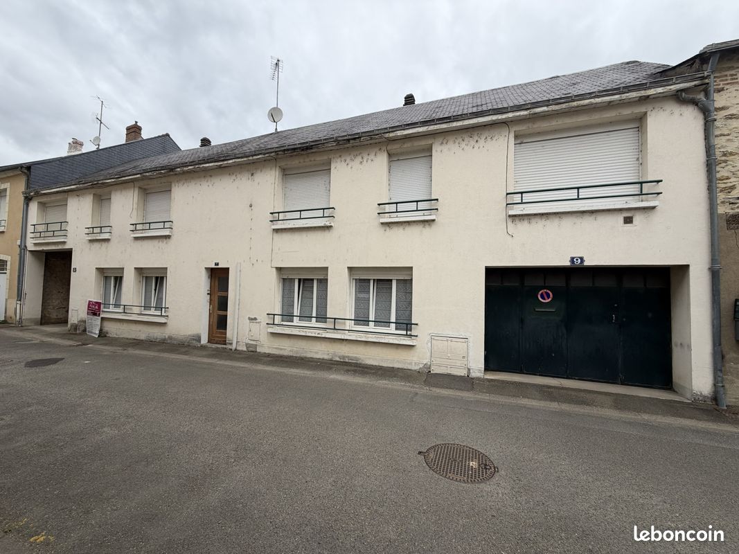 Immeuble 189 m² · à Laval · 189 m² · 363 900 €