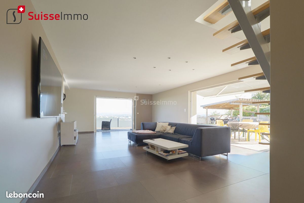 Maison 10 pièces 281 m² · à Montbéliard · 281 m² · 369 000 €