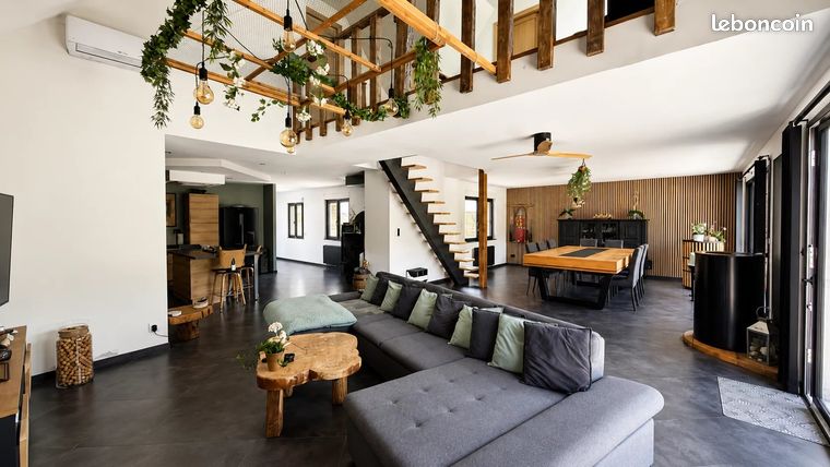 Maison 5 pièces 215 m²