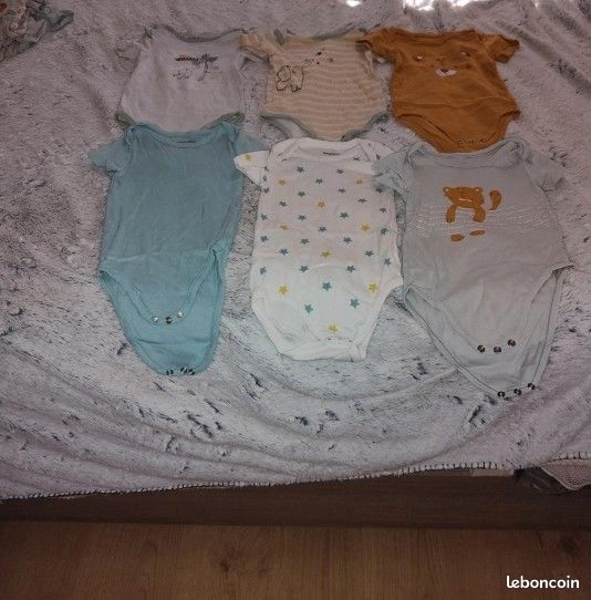 Lot de 28 bodies manches courtes garçon (image 2)