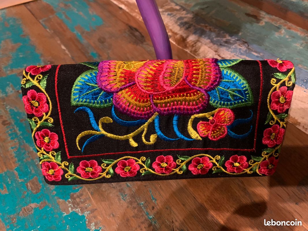 Pochette femme neuve (image 2)