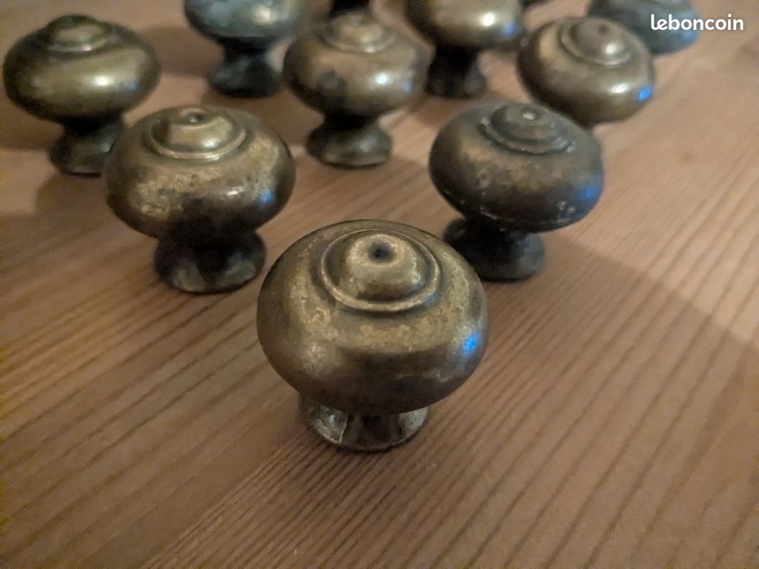 12 Boutons en laiton (image 1)
