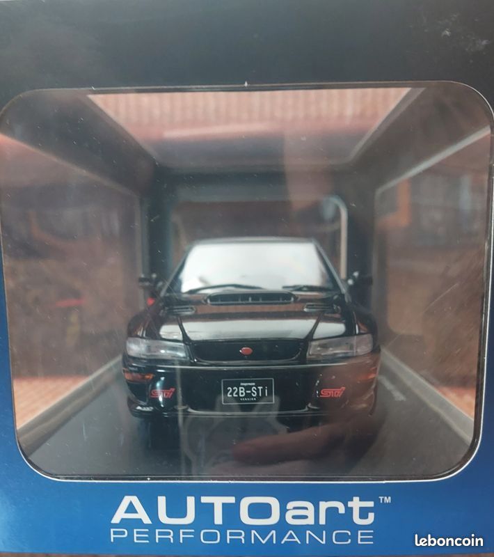 Subaru AutoArt 1:18 Noir Et Or Racing Division - Avec Boîte