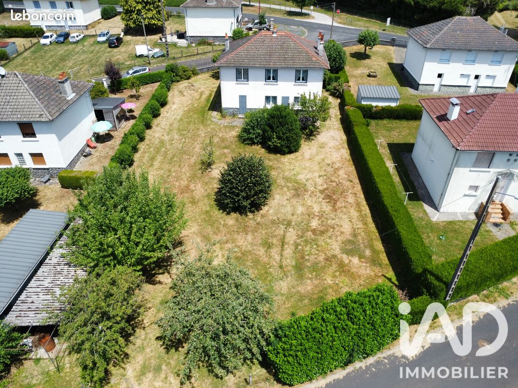 Maison 5 pièces 97 m² · à Ally · 97 m² · 118 000 €