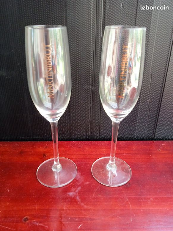 4 verres flûtes MARTINI BRUT 23 cm de haut (image 1)