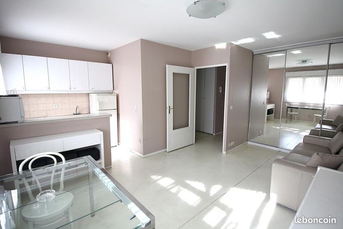 Studio 1 pièce 28 m²