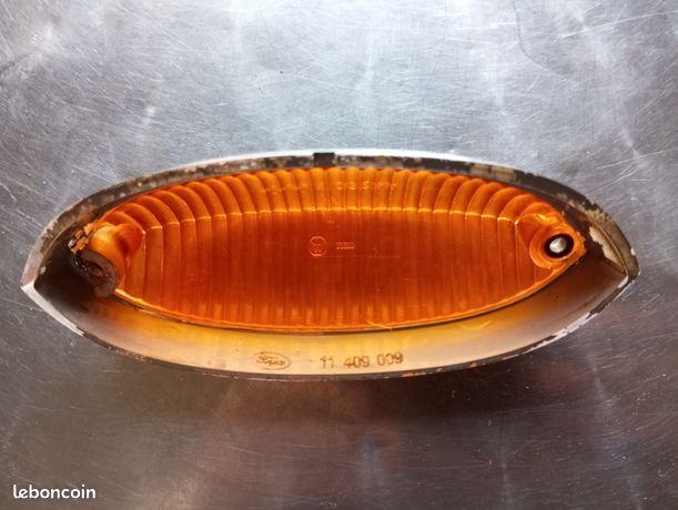 Feu Avant Gauche FORD TAUNUS 12 M - Cabochon SWF - Pièce D'occasion Opérationnelle