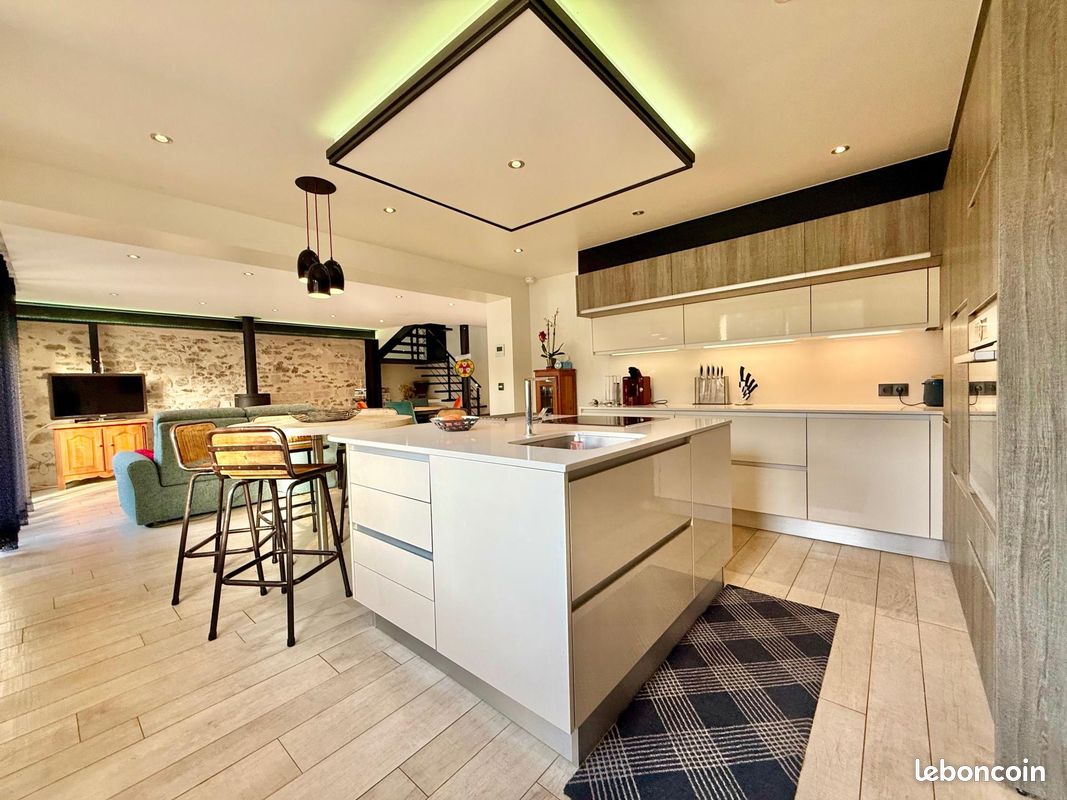 Maison 7 pièces 180 m² · à Le Châtelet-en-Brie · 180 m² · 399 000 €