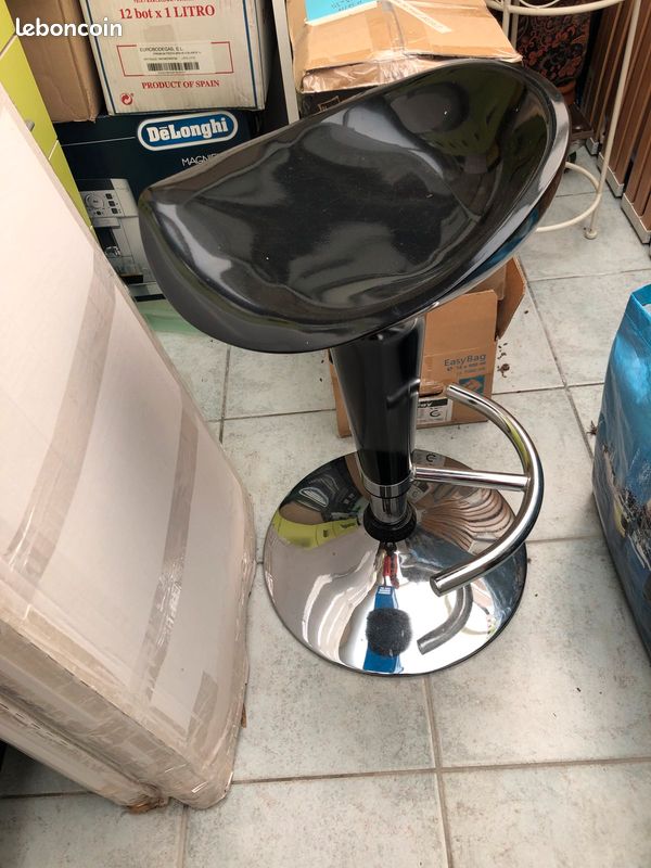 Tabouret tournant noir (image 1)