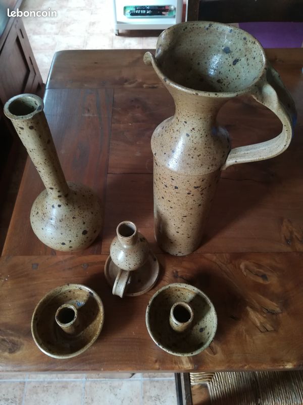 Belles poteries en terre cuite marron mouchetées marron plus fonce (image 1)