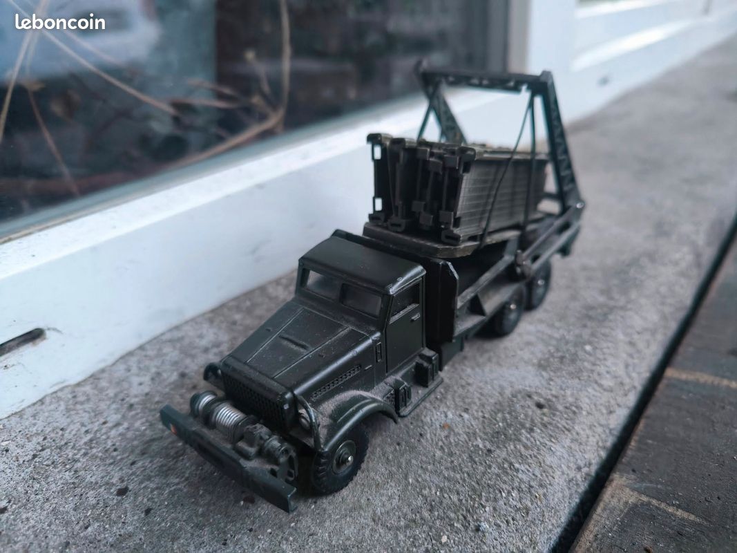 Boxed French Dinky Supertoys 884 Camion Militaire Brockway avec de