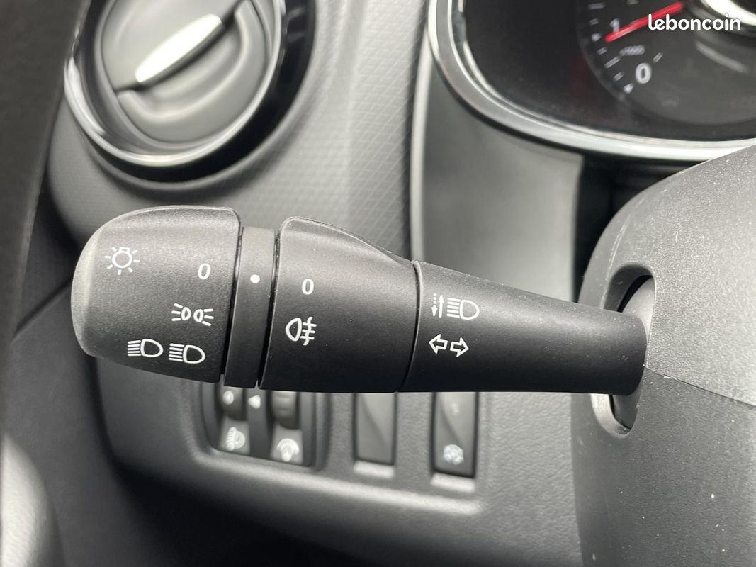 RENAULT CLIO 1.5 Energy dCi / 11 000 km / 75 Ch / Finition Trend / 1ère main (image 18)