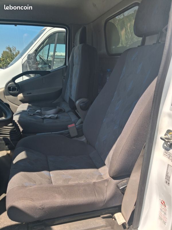 Renault maxity (image 3)