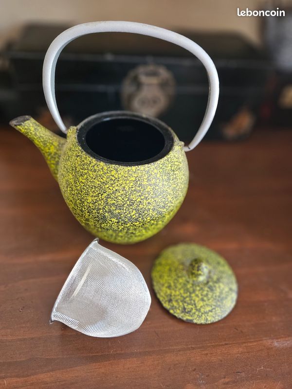 Théières avec infuseur en fonte (grande 40/pièce petite 20/pièce) (image 5)