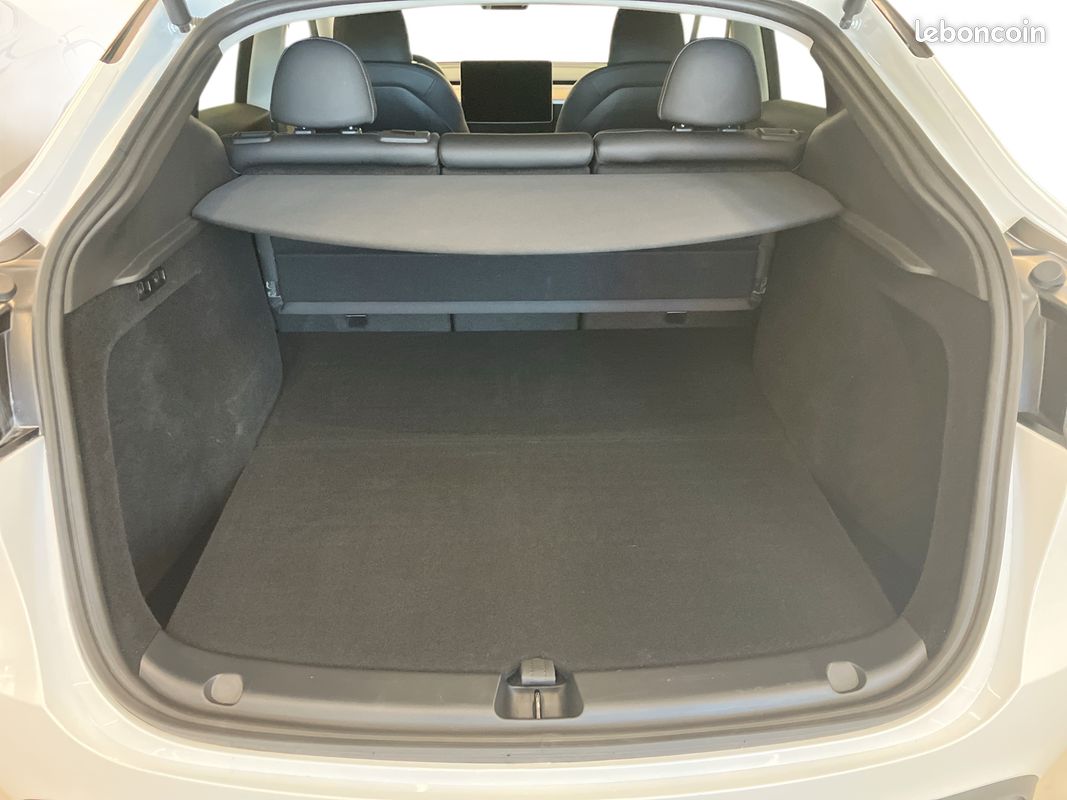 Tesla Model Y 2024 Long Range RWD - Véhicule d'occasion certifié (image 7)