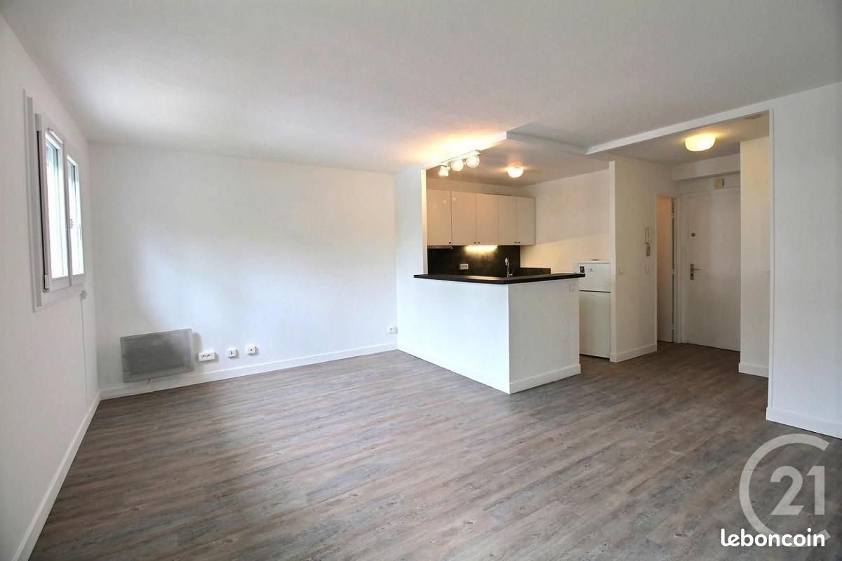 Appartement 1 pièce 35 m² · à Noisy-le-Grand · 35 m² · 733 €