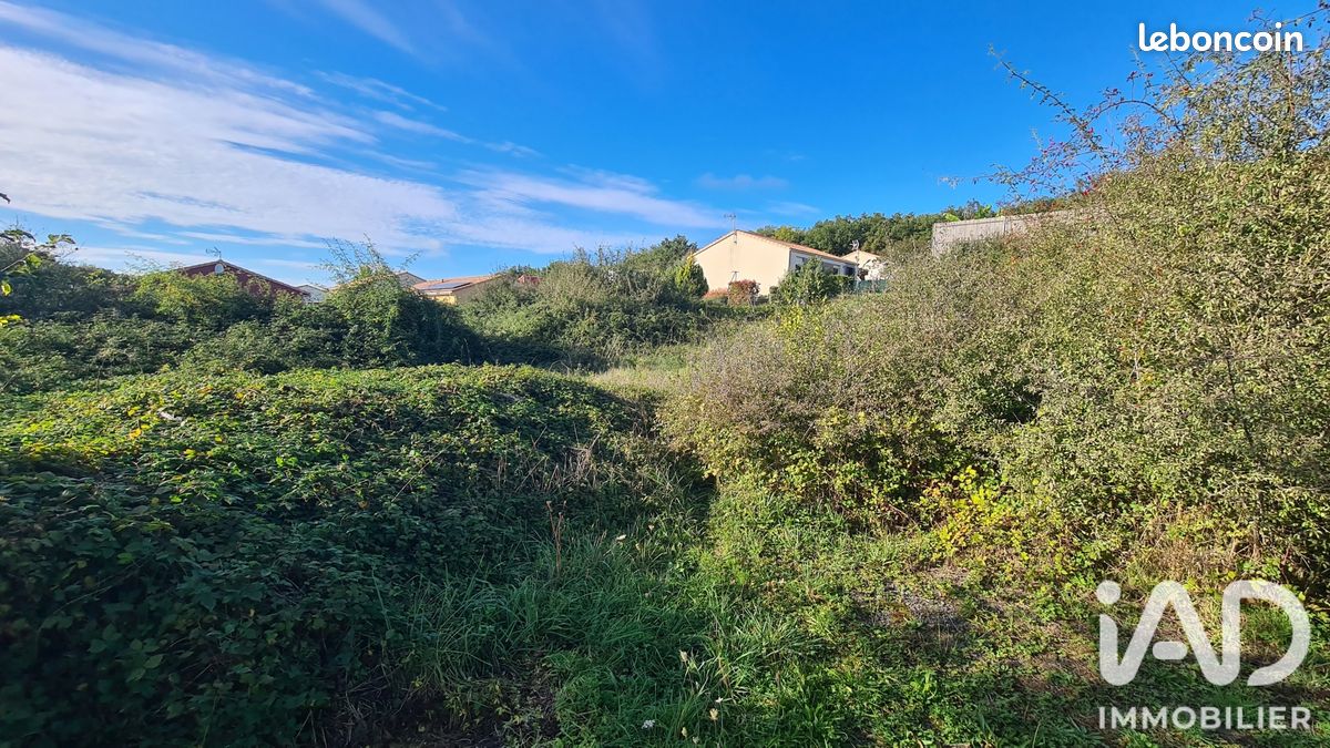 Terrain 732 m² · à Ligugé · 732 m² · 55 240 €