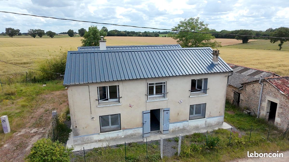 Maison 5 pièces 91 m² · à Saint-Martin-l'Ars · 91 m² · 75 000 €