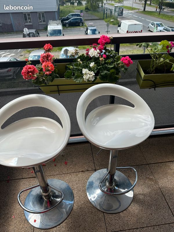 Chaises bar blanches (image 2)