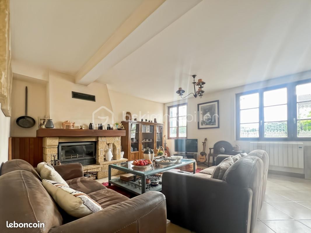 Maison 6 pièces 127 m² · à Marolles-en-Hurepoix · 127 m² · 380 000 €