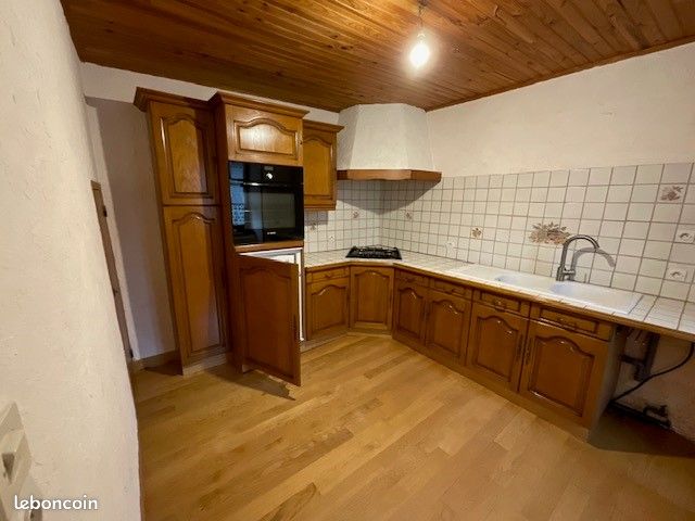 Maison à louer Rochechouart - Rochechouart 87600 (image 2)