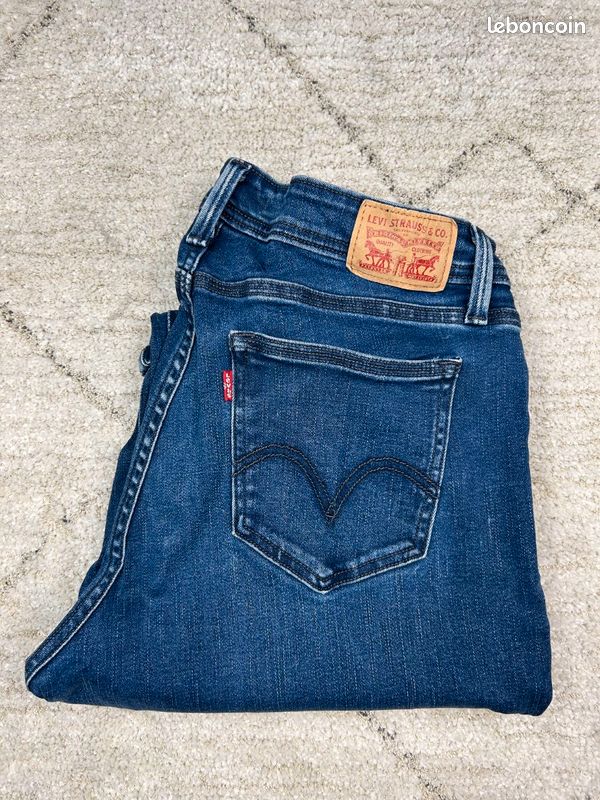 Jeans Levi's Femme Taille 42 Bleu Straight - Occasion Très Bon état