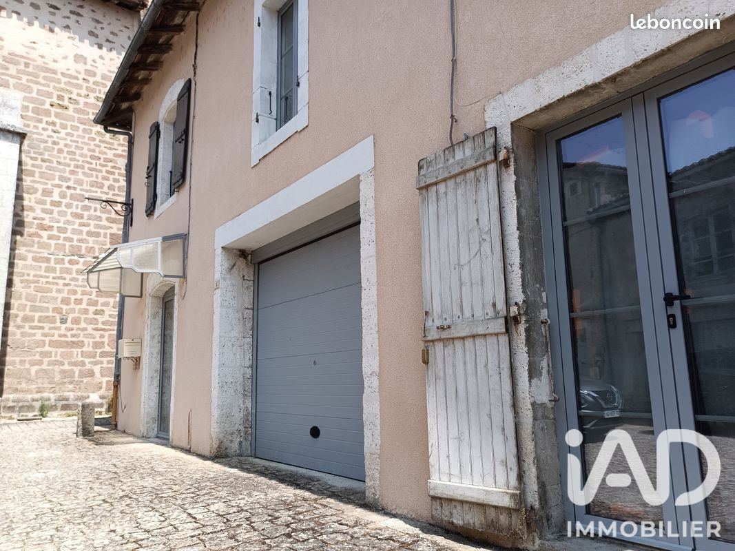 Maison 6 pièces 166 m² · à Exideuil-sur-Vienne · 166 m² · 77 000 €