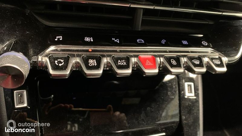 Peugeot 208 1.2 PureTech 100ch S&S GT Line 118g (image 27)