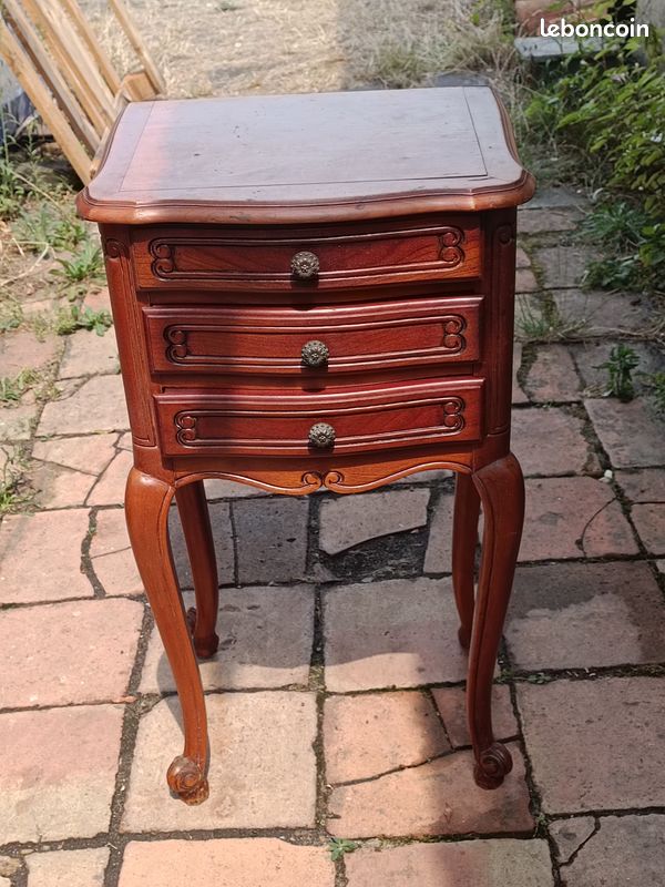 Table de chevet 3 tiroirs (image 1)