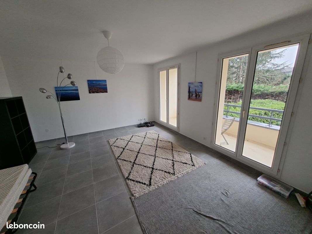 Appartement 2 pièces 49 m² · à Fontenay-le-Fleury · 49 m² · 1 030 €/mois