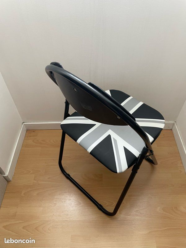 Chaise pliante noire design London déco UK (image 2)