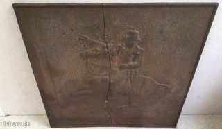 Plaque de cheminée en fonte Napoléon sur son cheval (image 1)