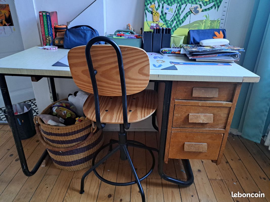 Bureau vintage à restaurer (image 1)