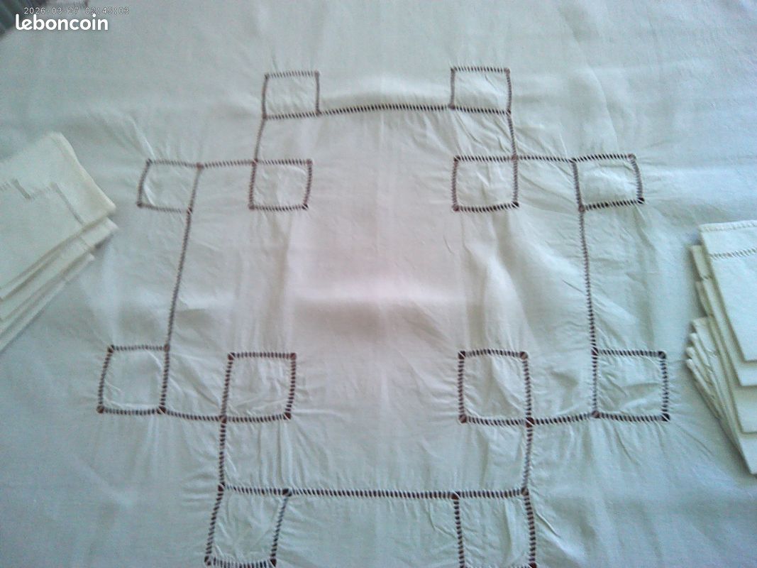 Nappe broderie ajourée 150x250 cm