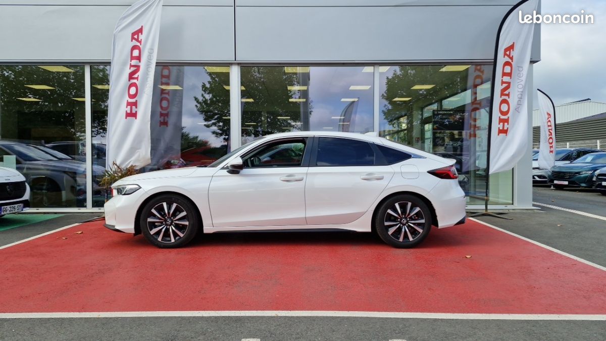 Honda Civic XI 2.0 i-MMD Executive (image 2)