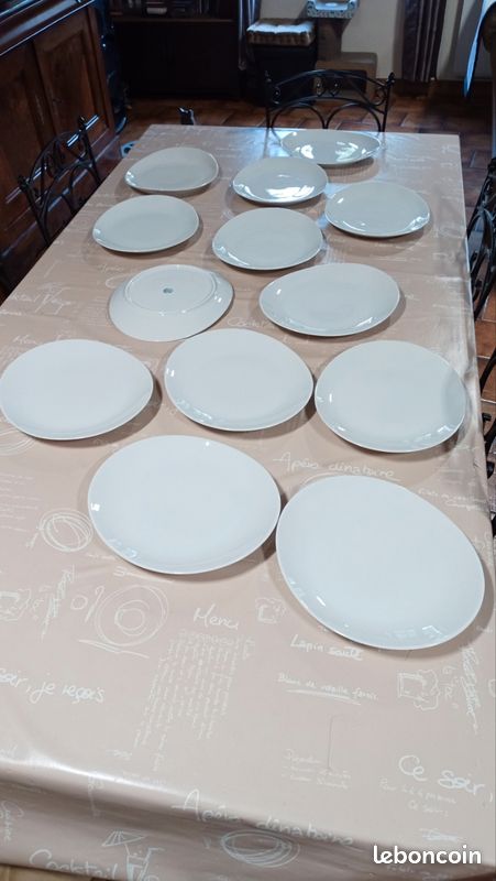 Lot 6 assiettes à steack porcelaine blanche (image 5)