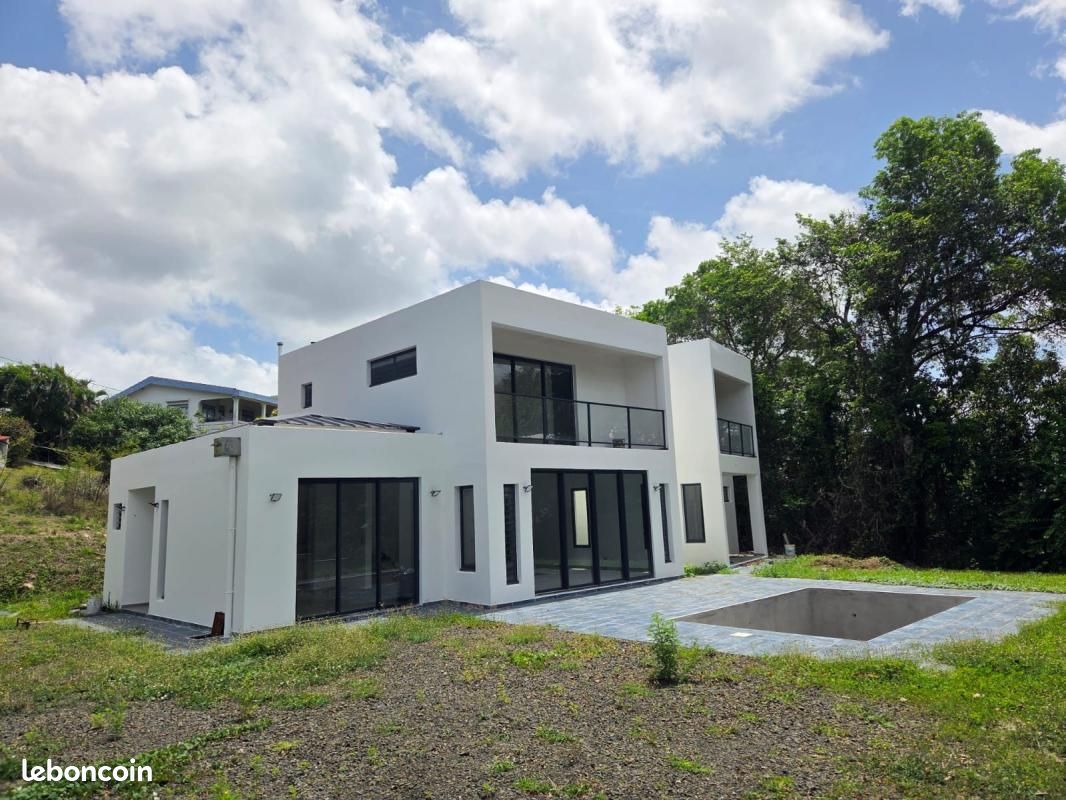 Maison 4 pièces 180 m² · à Le Diamant · 180 m² · 850 000 €