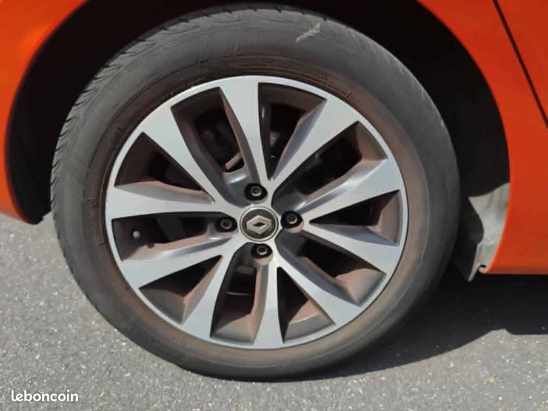 RENAULT CLIO V TCe 100 Intens (image 19)