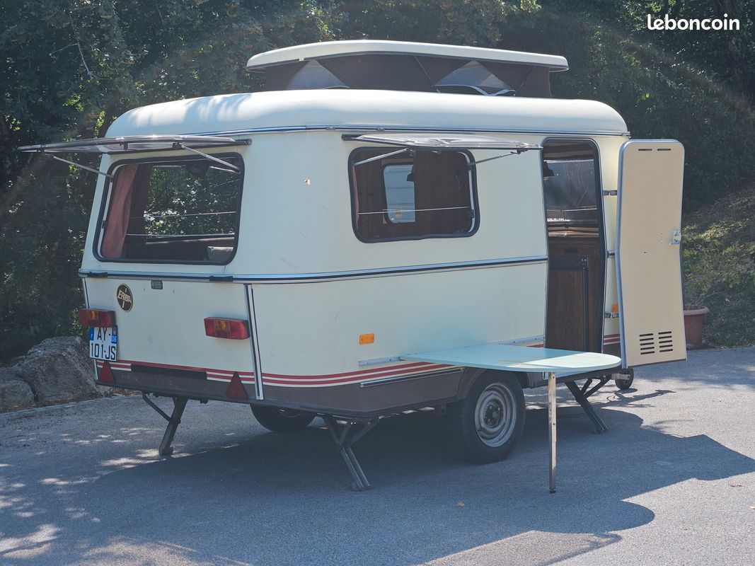 Eriba Pan Familia 1987 – Rénovée + auvent Kampa Pop Air + Housse hivernage Kampa (image 2)
