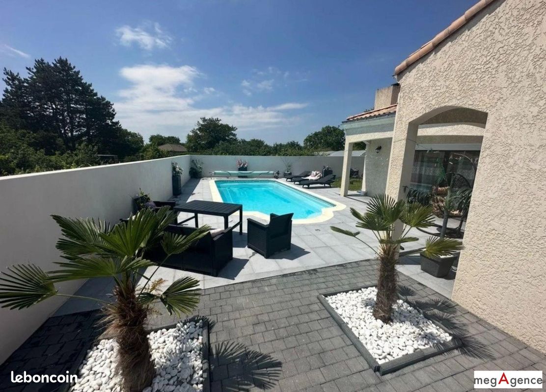 Maison 5 pièces 167 m² · à Gorges · 167 m² · 359 890 €