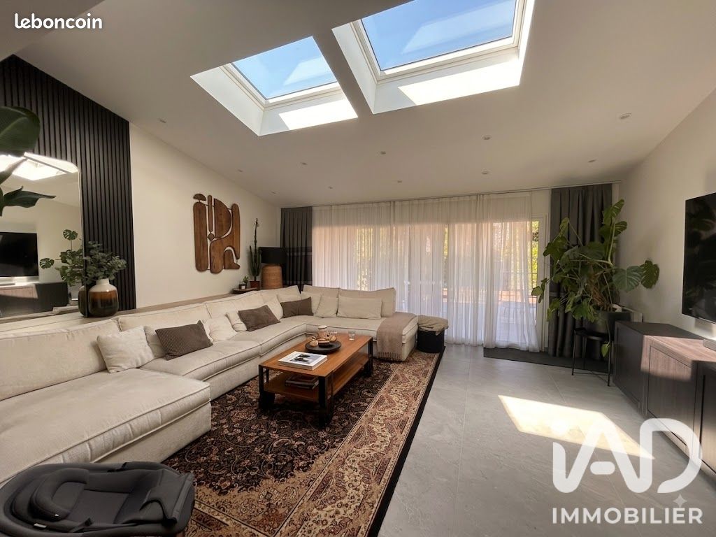 Maison 7 pièces 181 m² · à Corquilleroy · 181 m² · 350 000 €