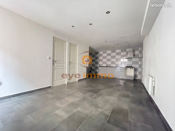 Immeuble 172 m² SERVIAN