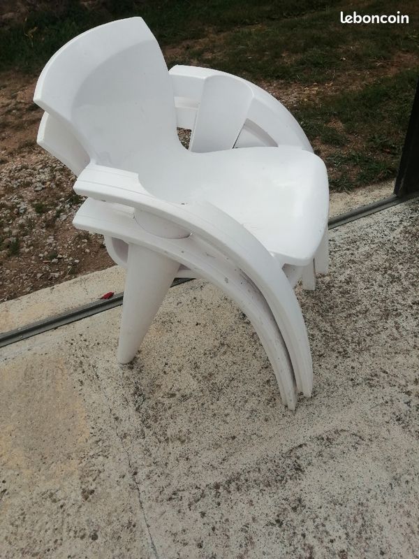 2 fauteuils blancs Alibert (image 1)