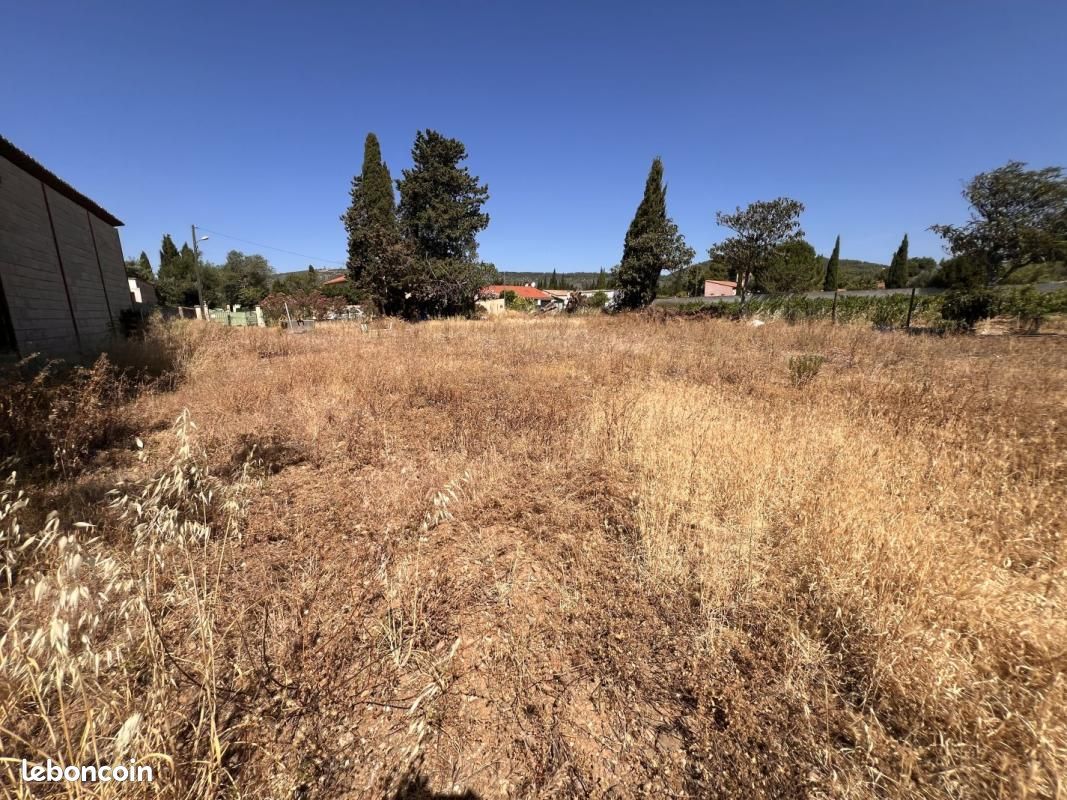 Terrain 1 223 m² Argeliers · 89 000 €