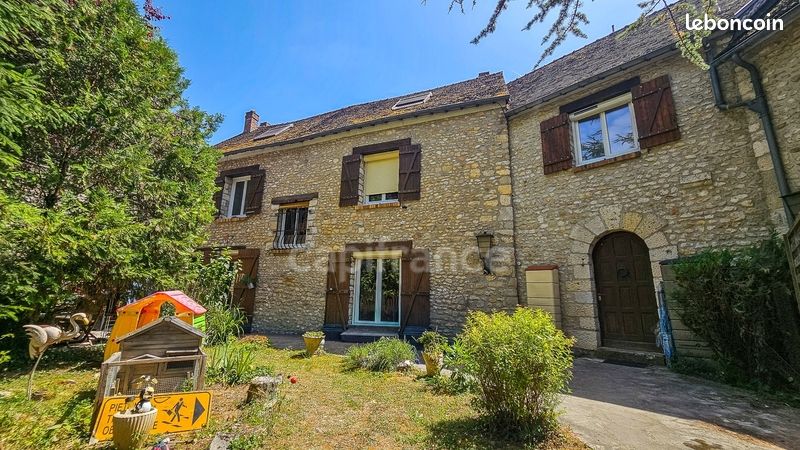 Maison 8 pièces 205 m² · à Fontaine-la-Rivière · 205 m² · 306 000 €