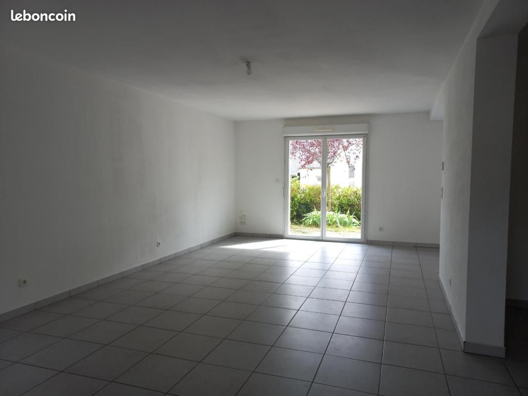 Maison 4 pièces 100 m² · à Saint-Denis-de-l'Hôtel · 100 m² · 796 €/mois