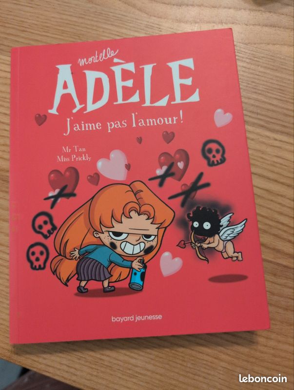 BD mortelle Adèle tome 4 (image 1)