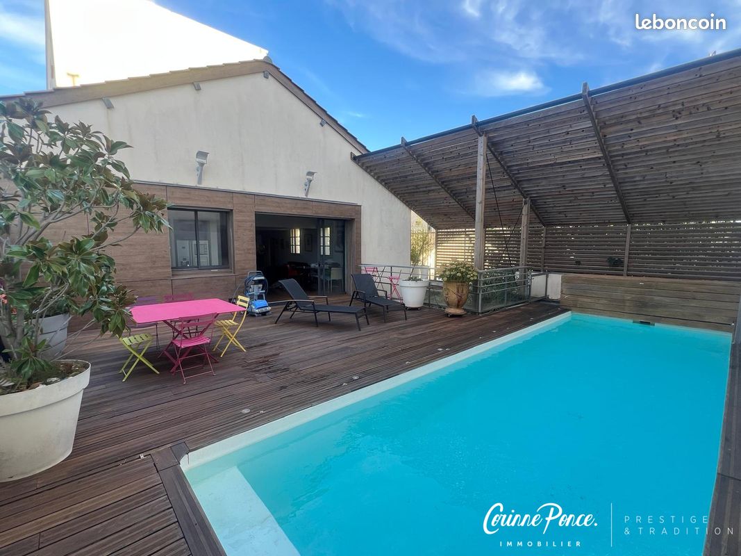 Maison 7 pièces 235 m² · à Nîmes · 235 m² · 685 000 €
